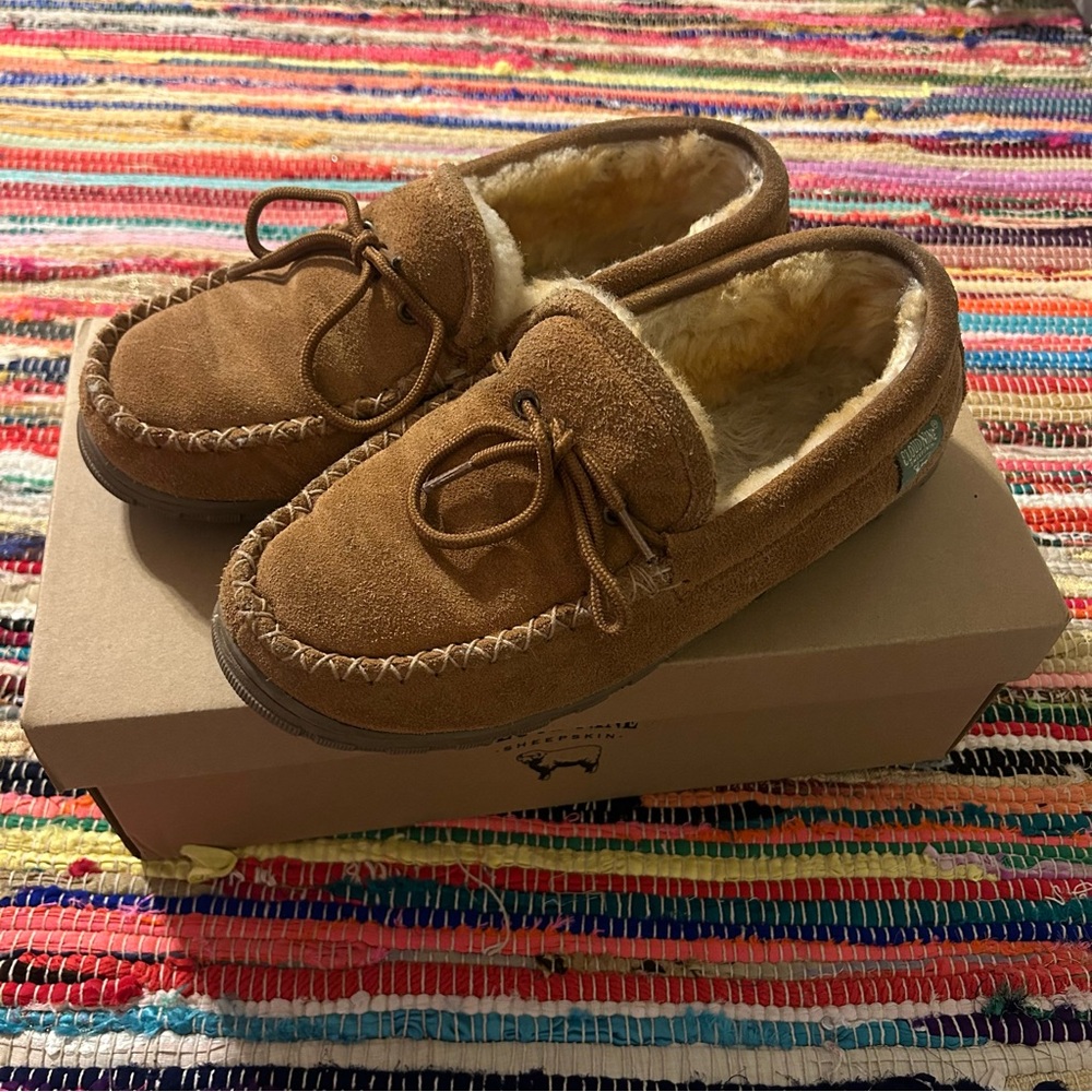 Cloud Nine Sheepskin Moccasin Slippers Slip On Loafers Leather Fur Men 10 - Picture 2 of 11